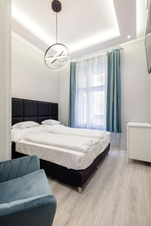 A Golden Star Modern Luxury Apartments And Suites Budapest Bagian luar foto